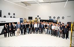 宏山激光德國展廳開放日?qǐng)A滿舉行，德國與波蘭雙倉聯(lián)動(dòng)加速歐洲本地化服務(wù)